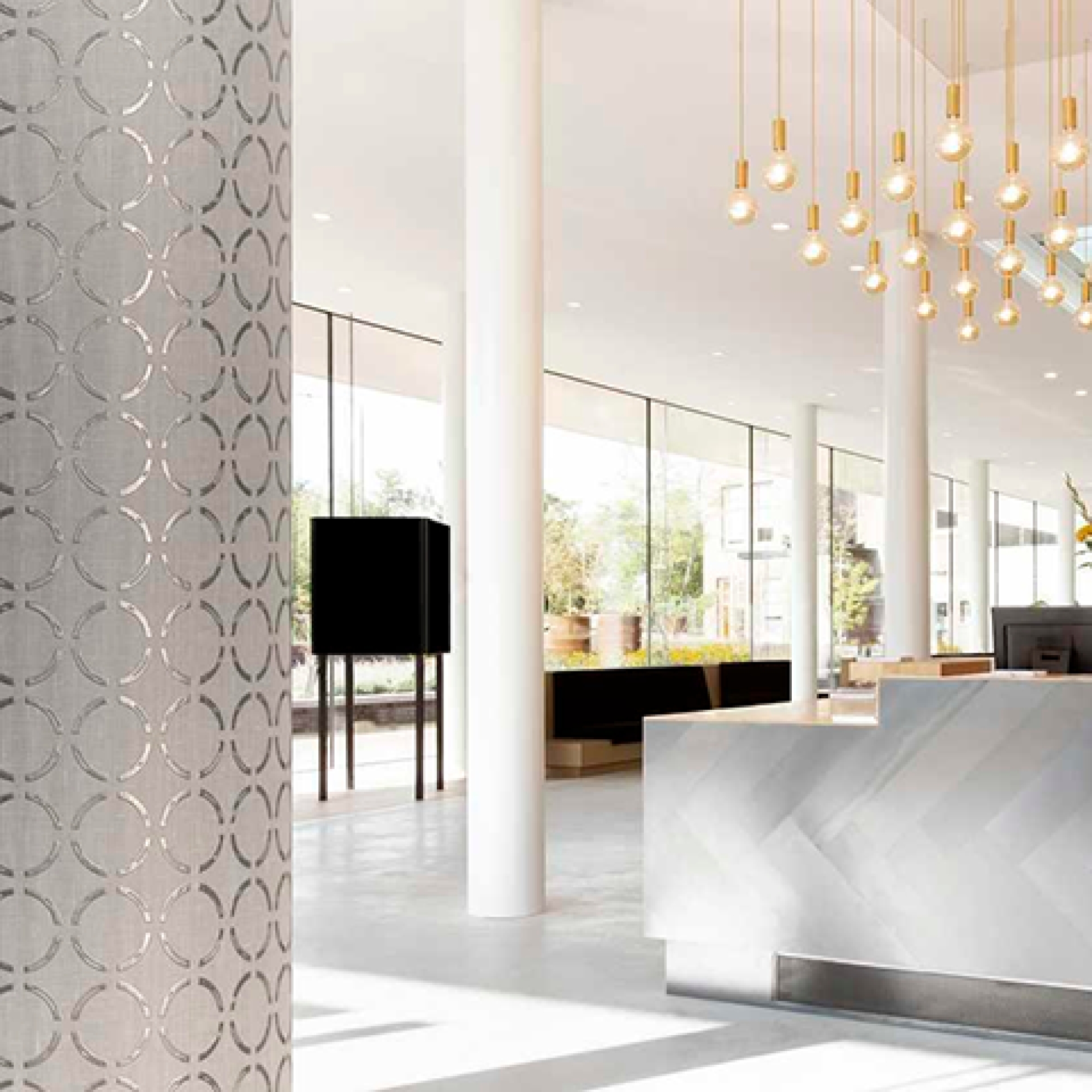 Друге фото слайду