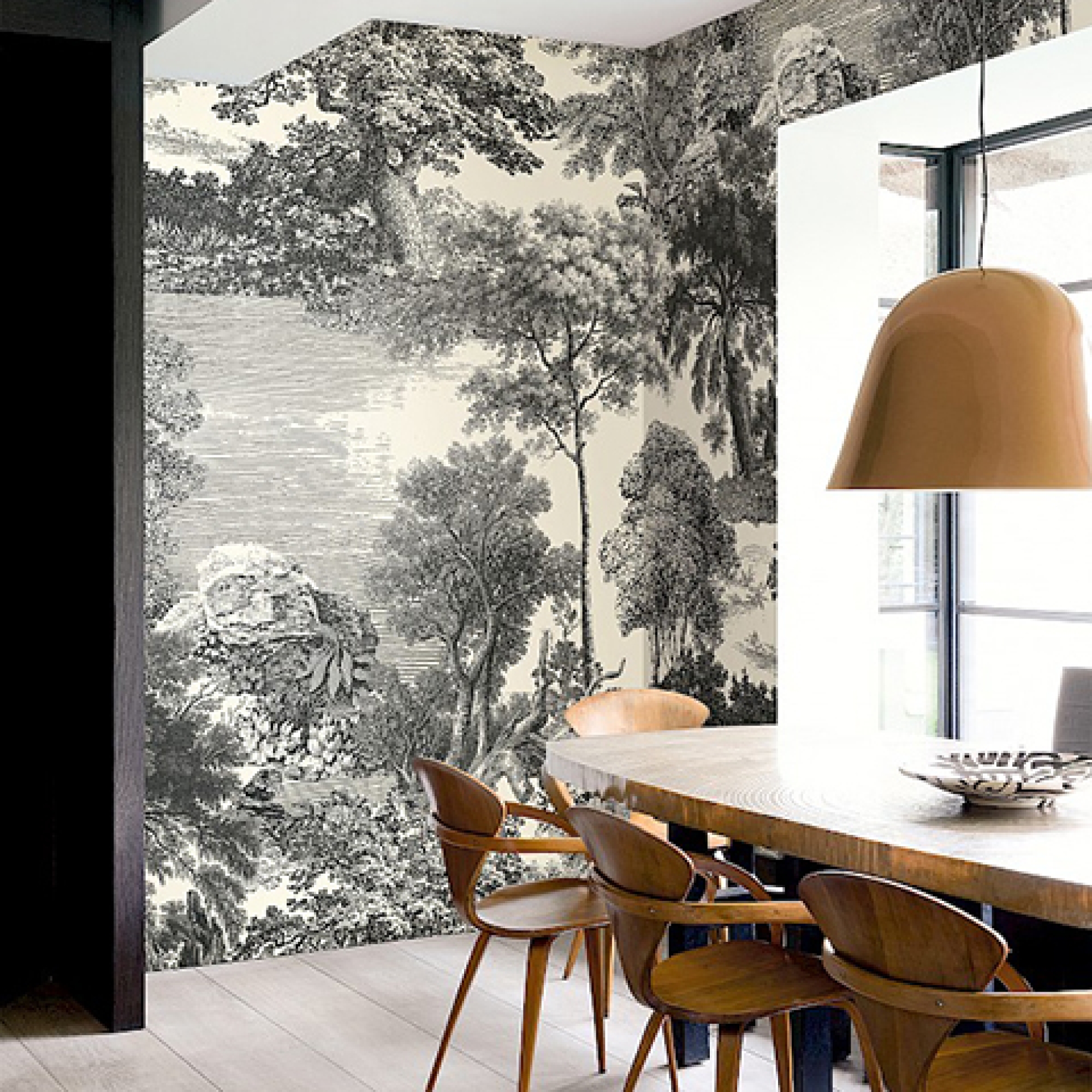 Первое фото слайда