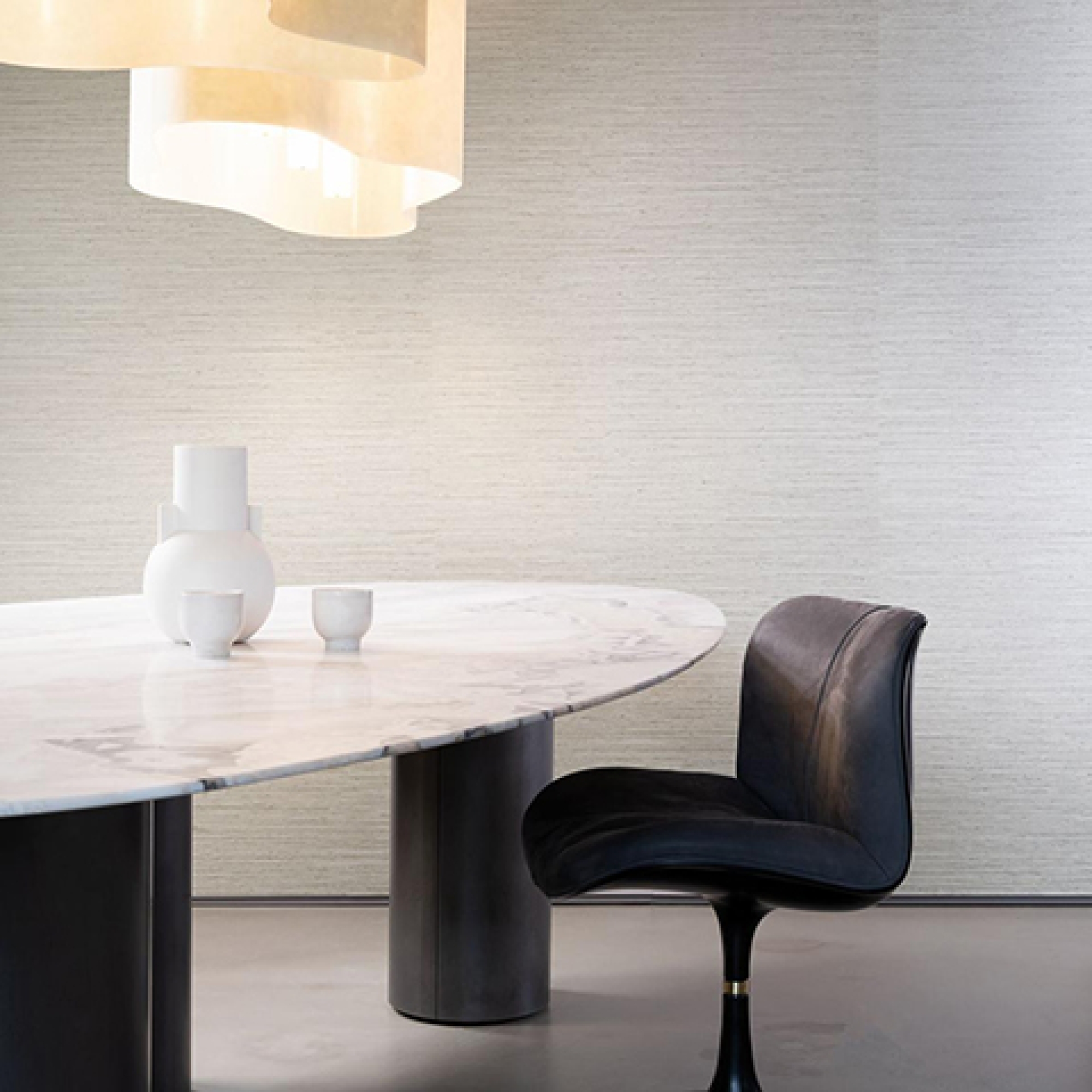 Первое фото слайда