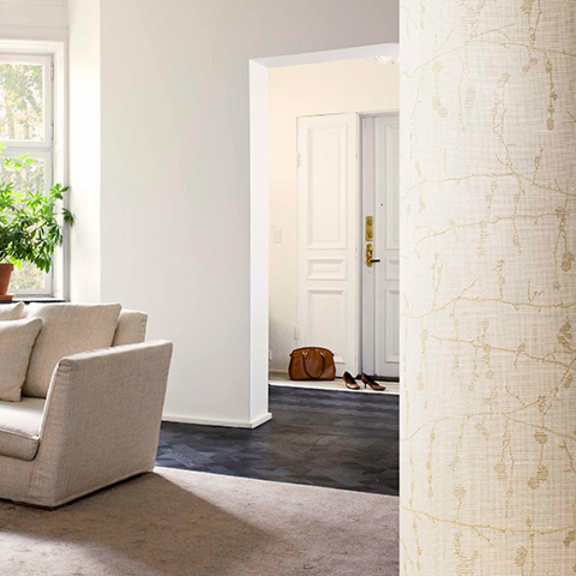 Друге фото слайду