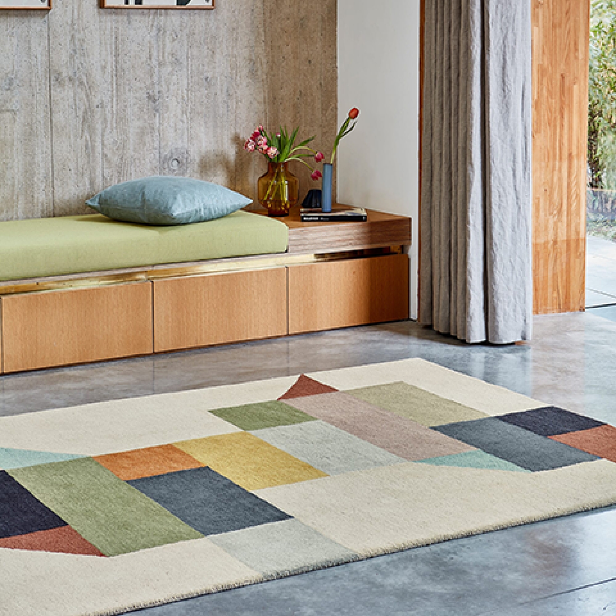 Второе фото слайда