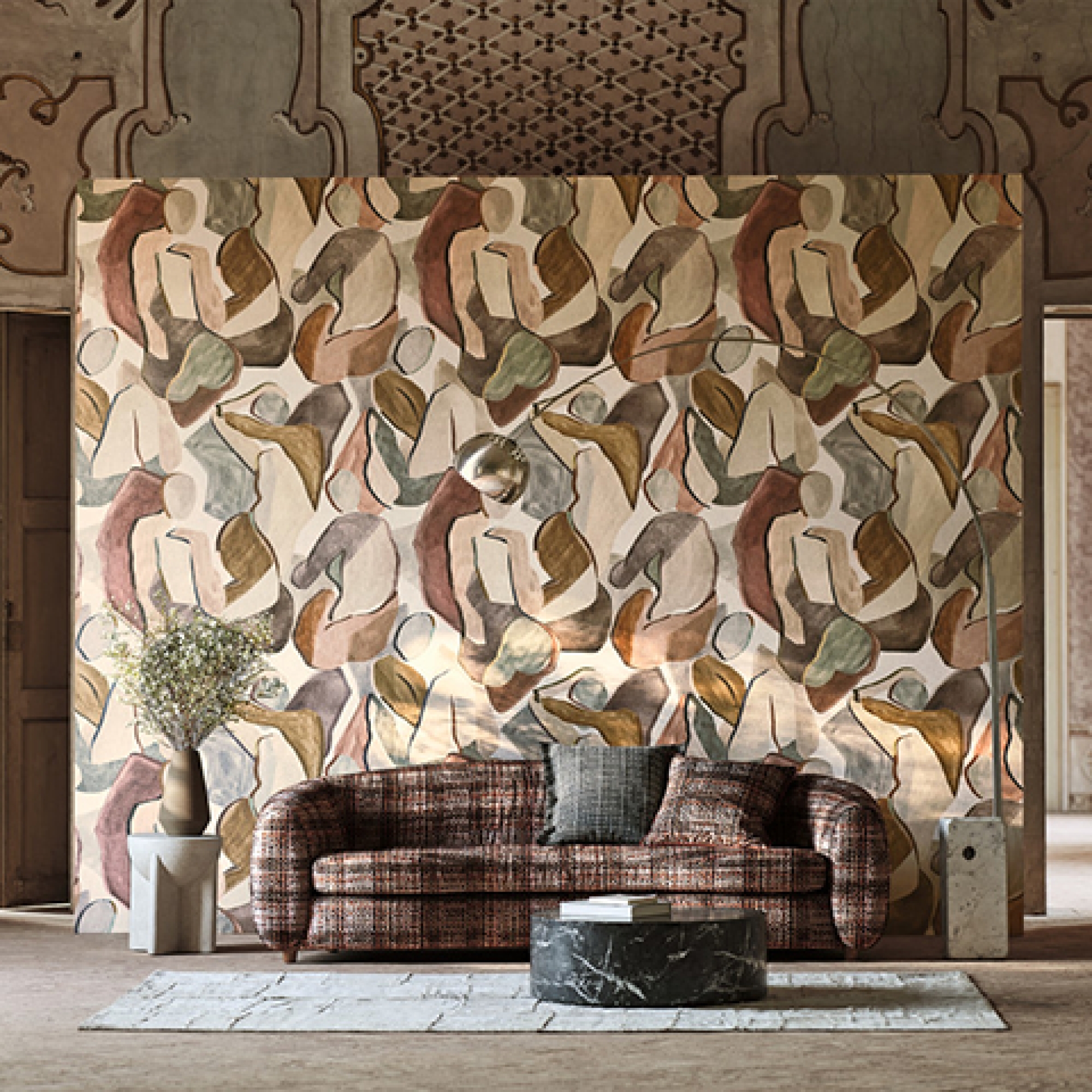 Первое фото слайда