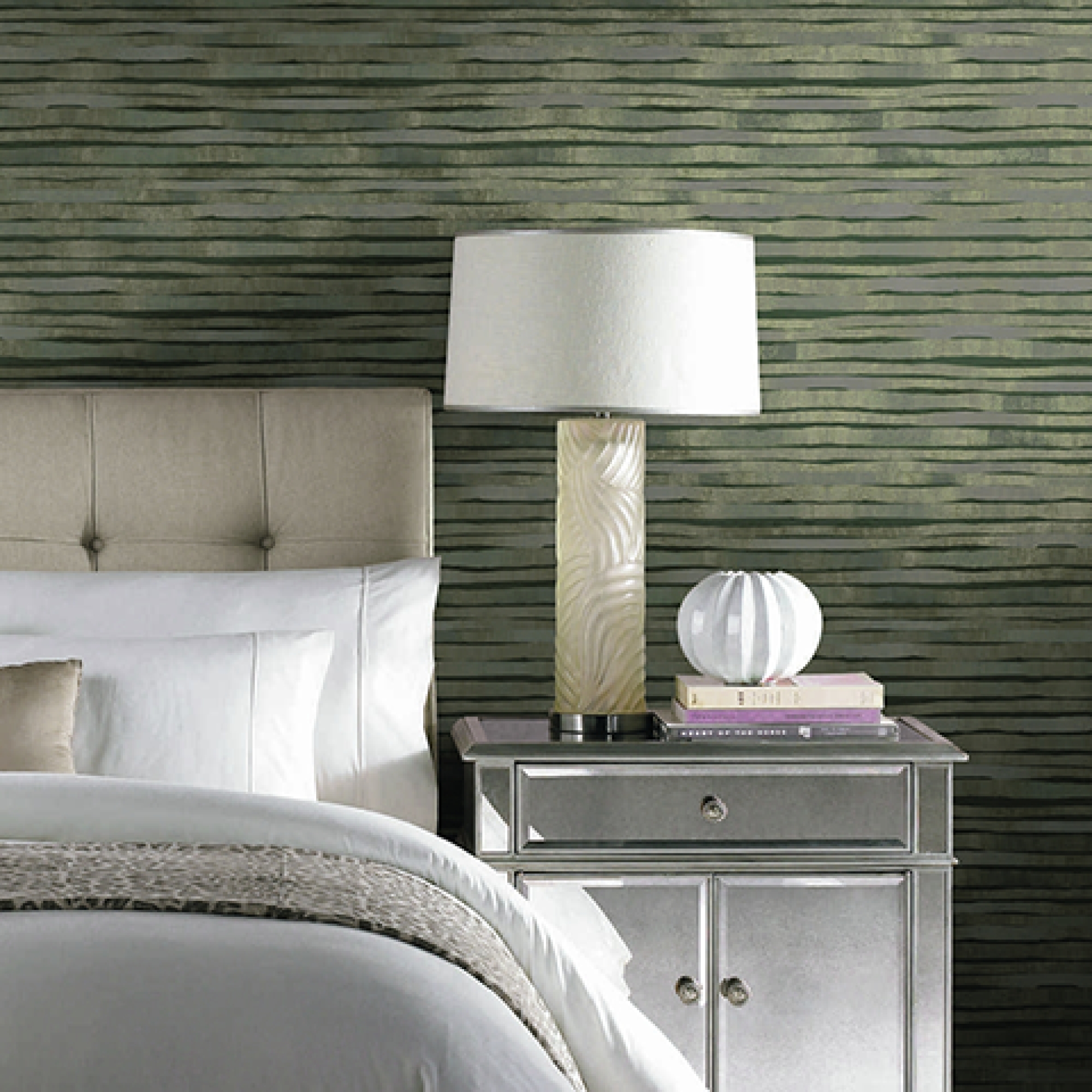 Первое фото слайда