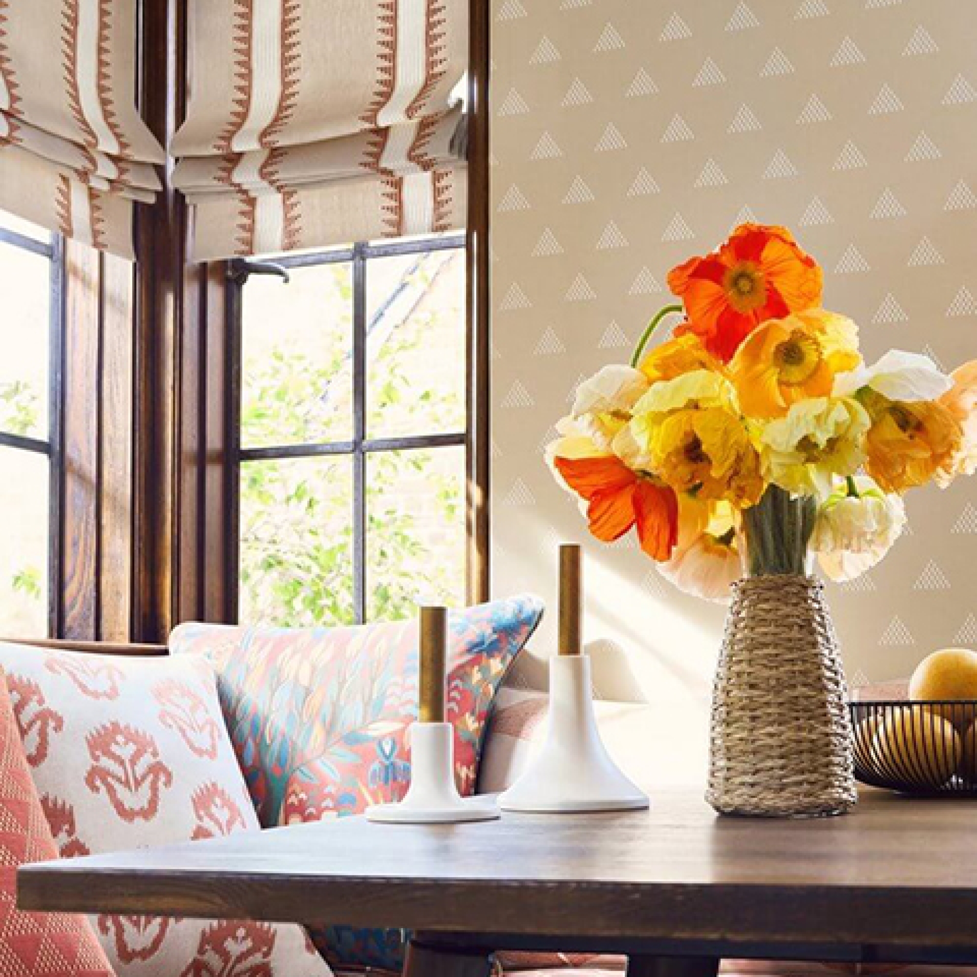 Друге фото слайду