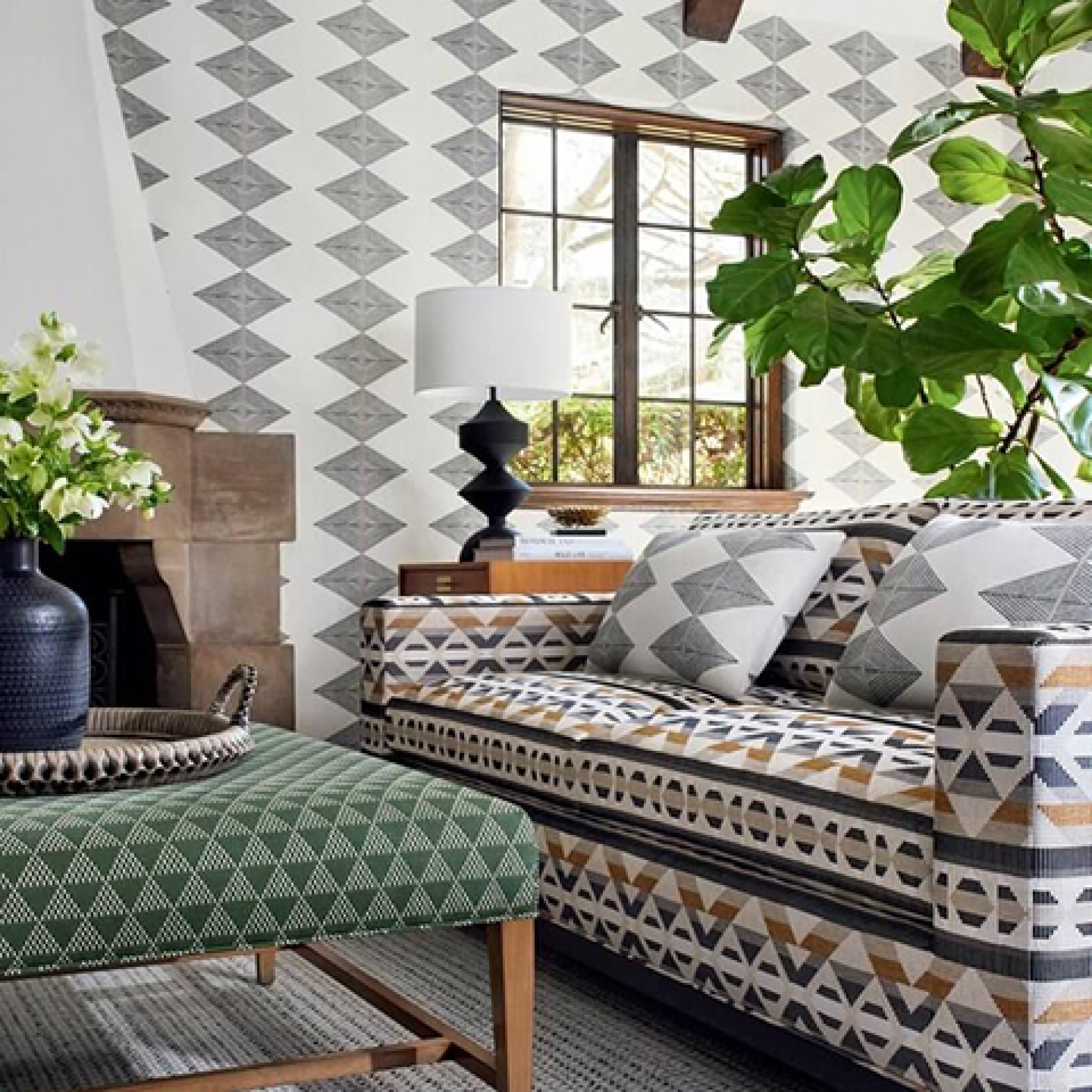 Друге фото слайду