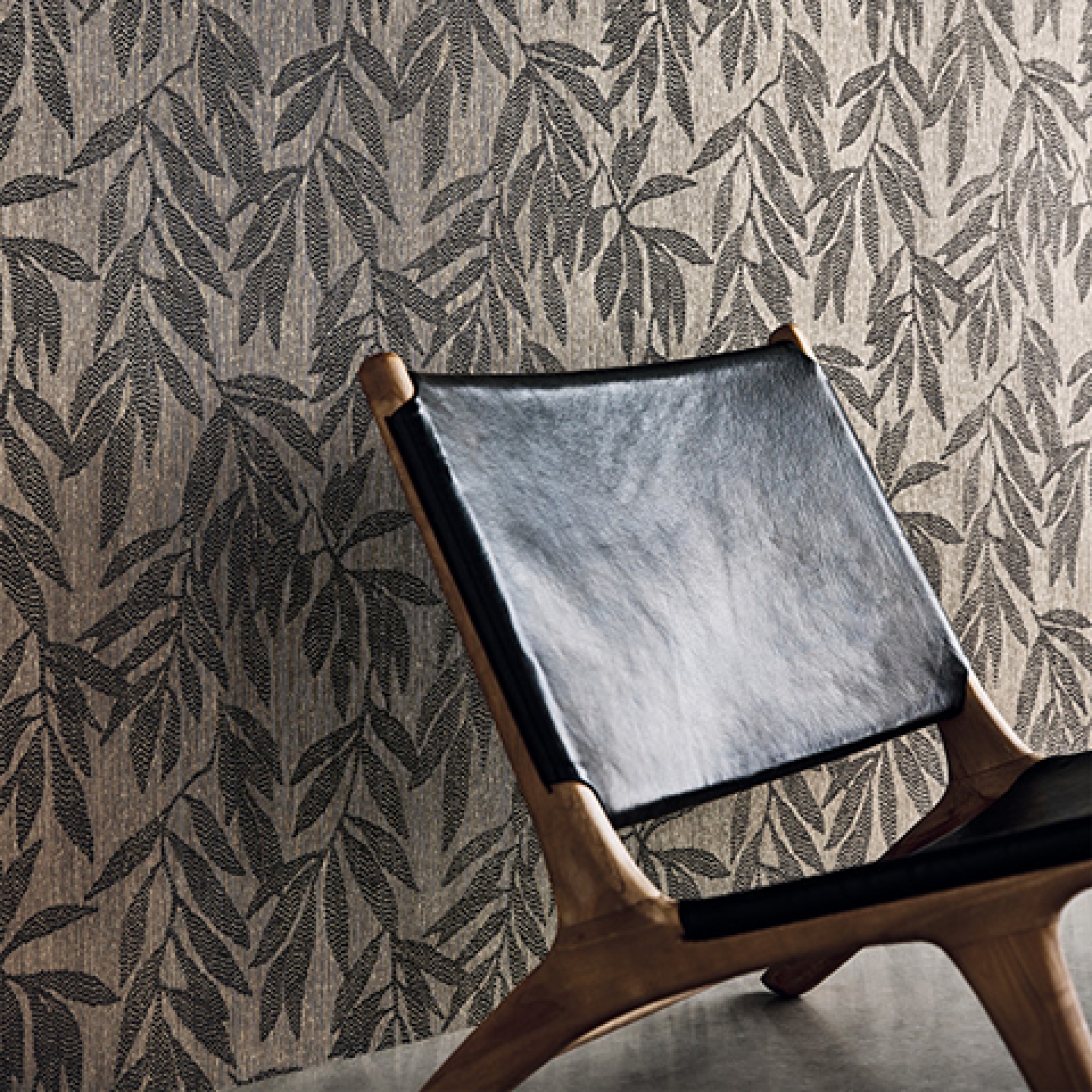 Друге фото слайду