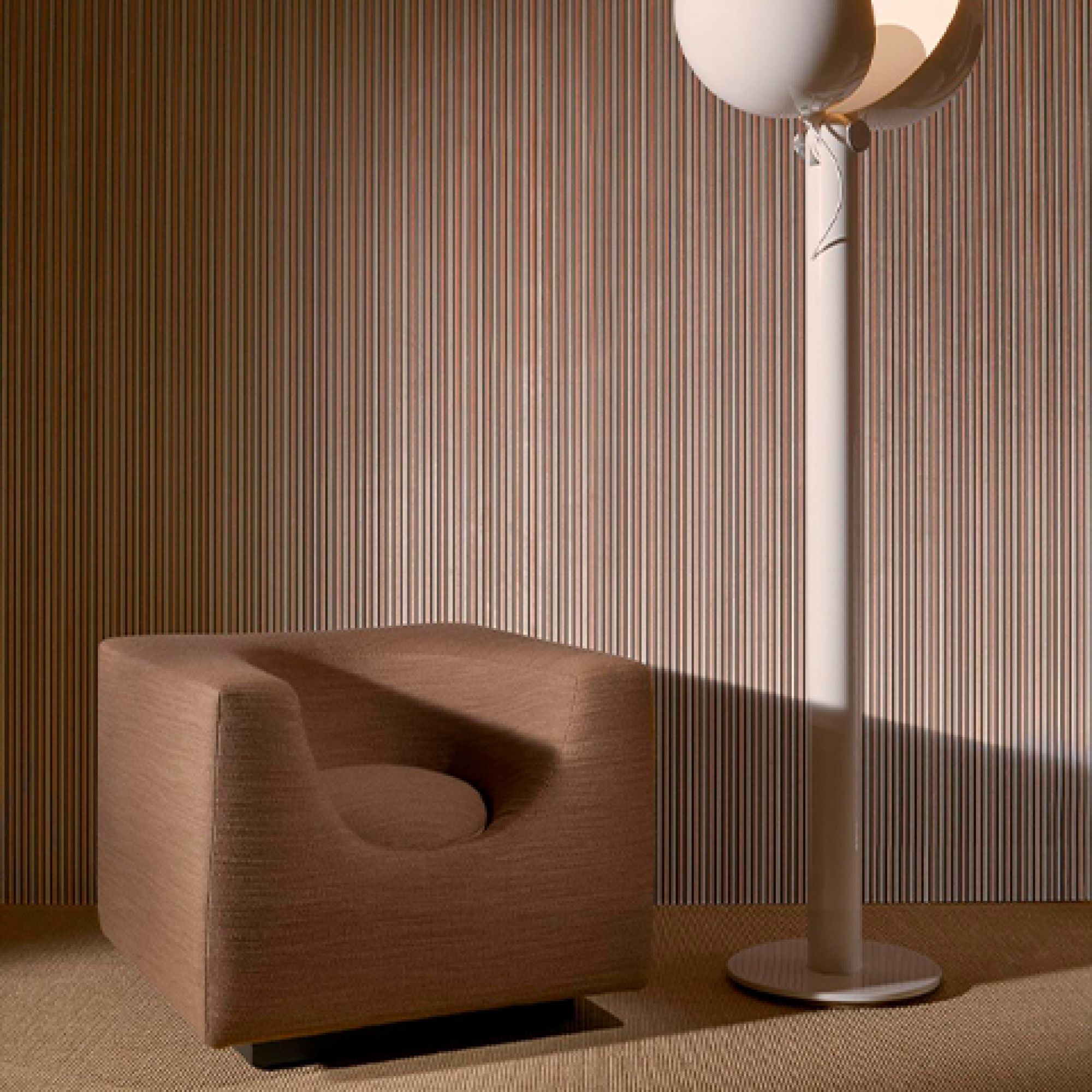 Друге фото слайду