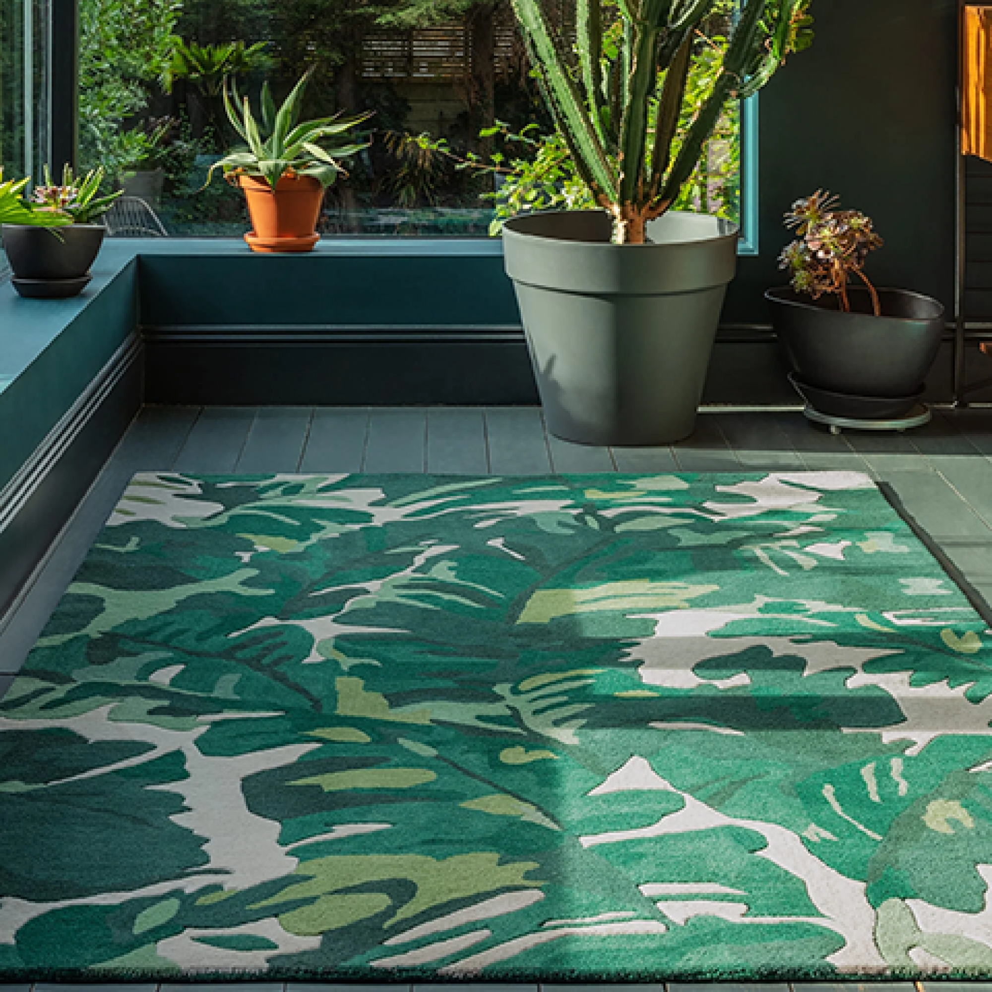 Второе фото слайда