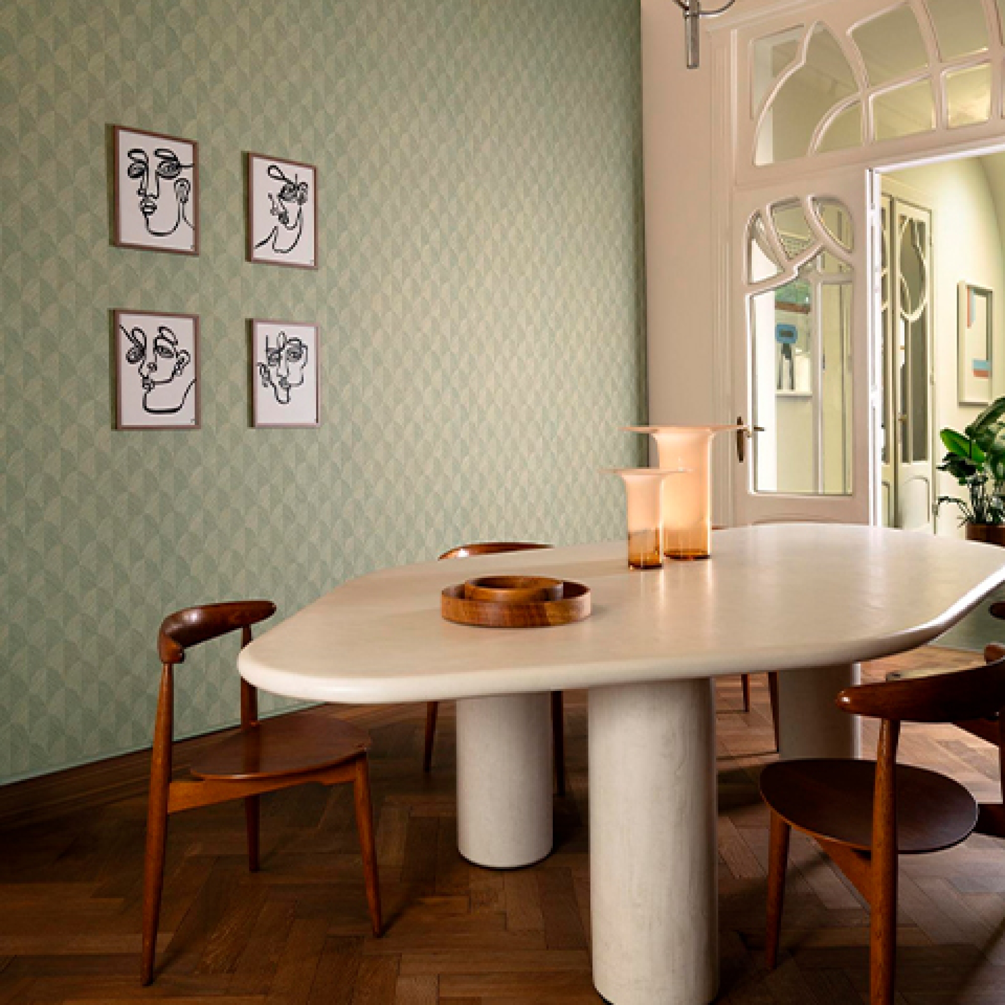 Второе фото слайда