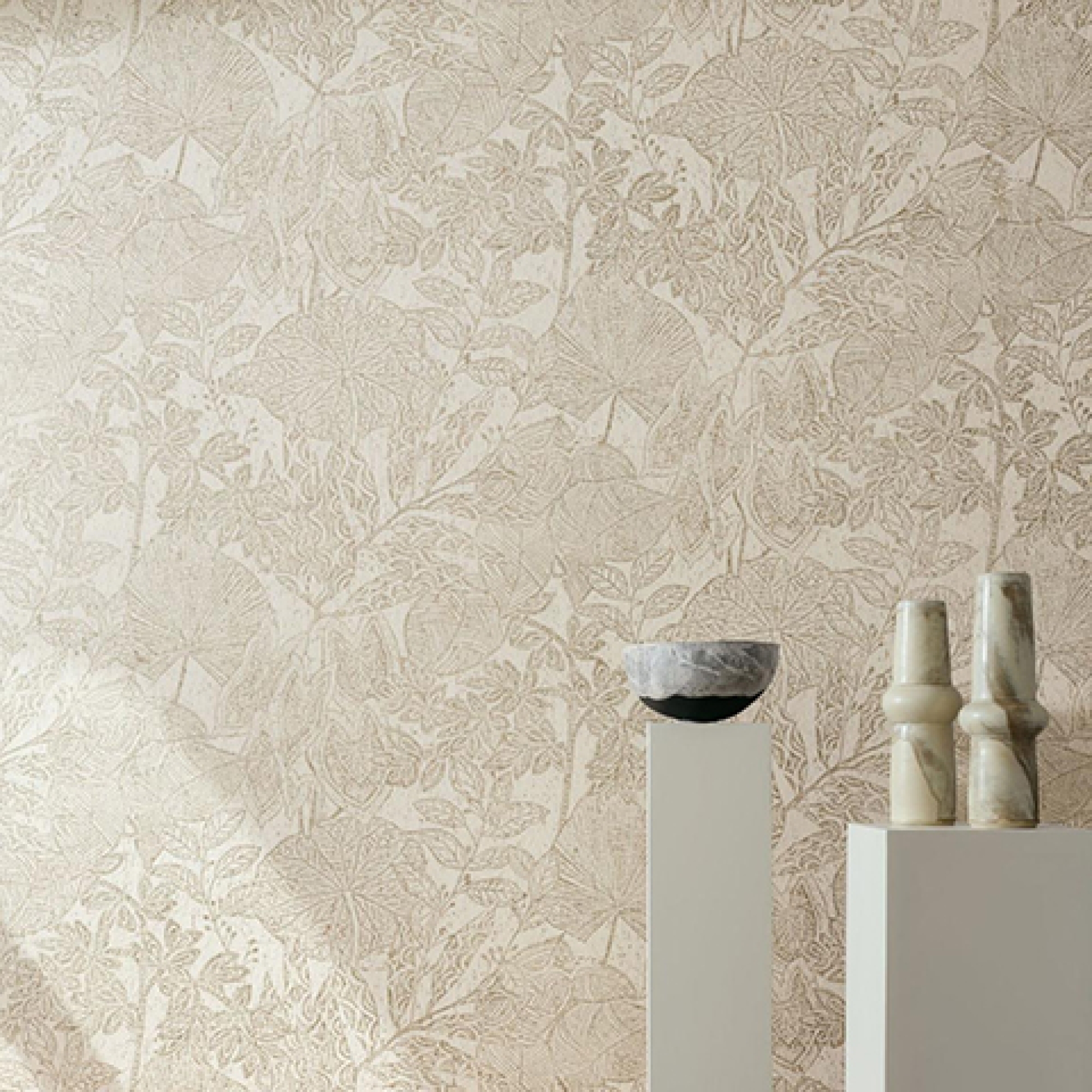 Первое фото слайда