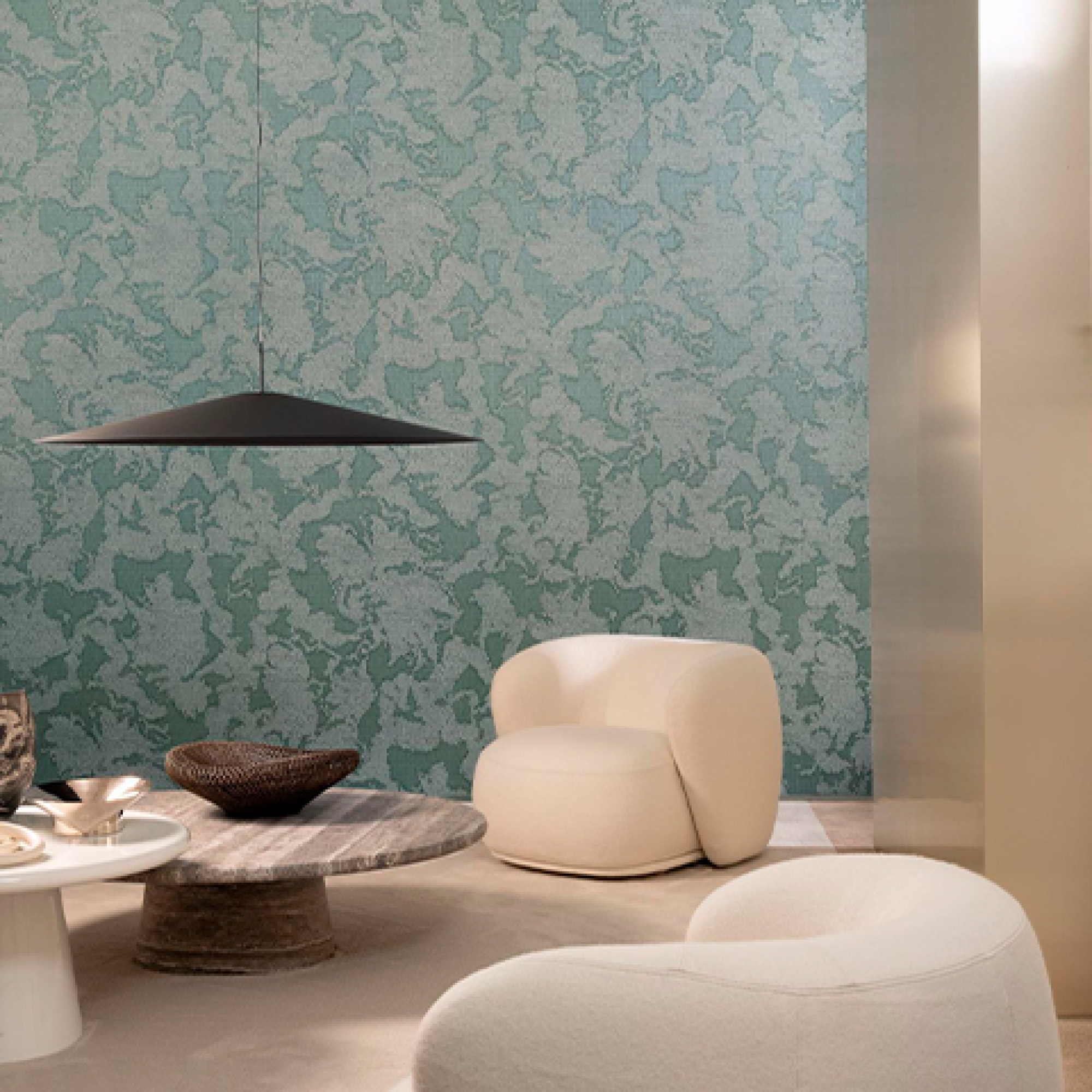 Второе фото слайда