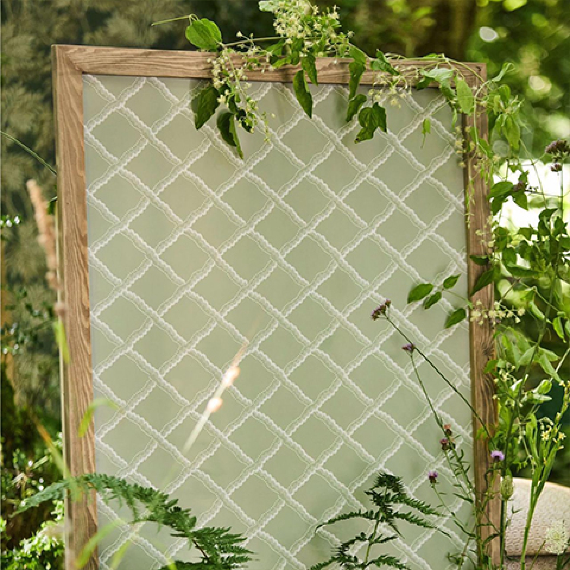 Первое фото слайда