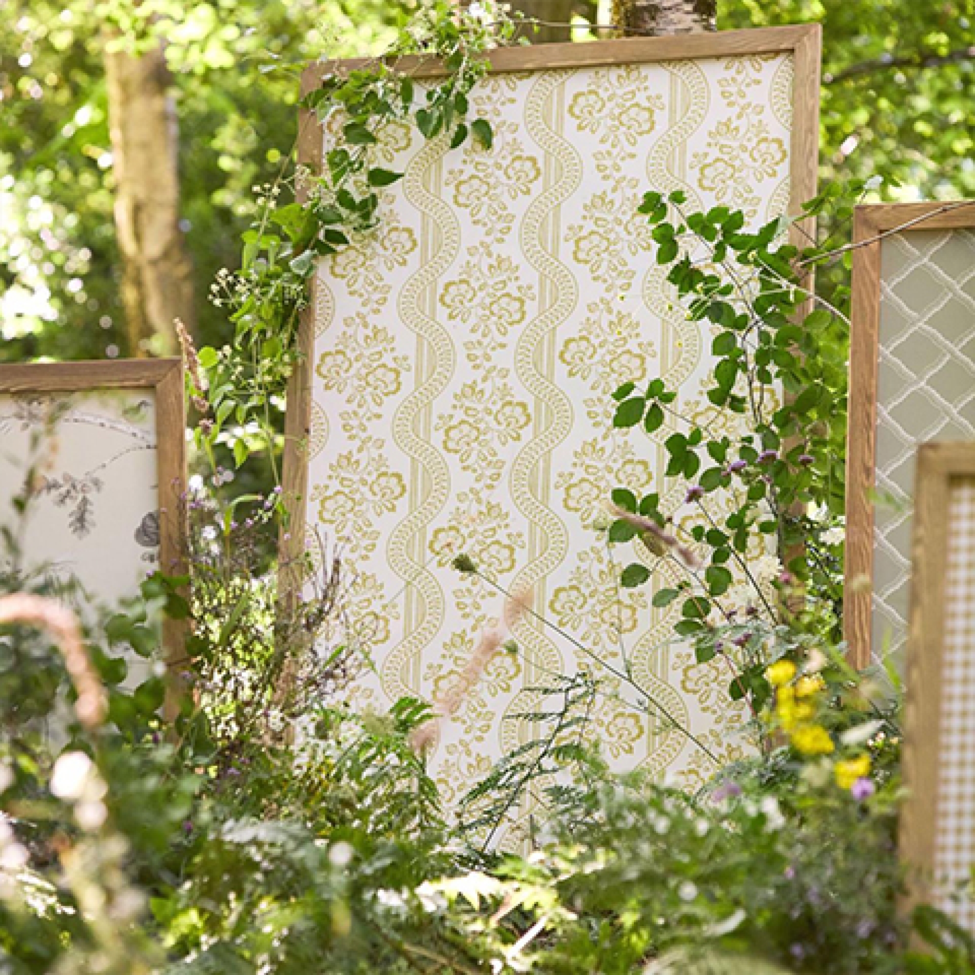 Второе фото слайда