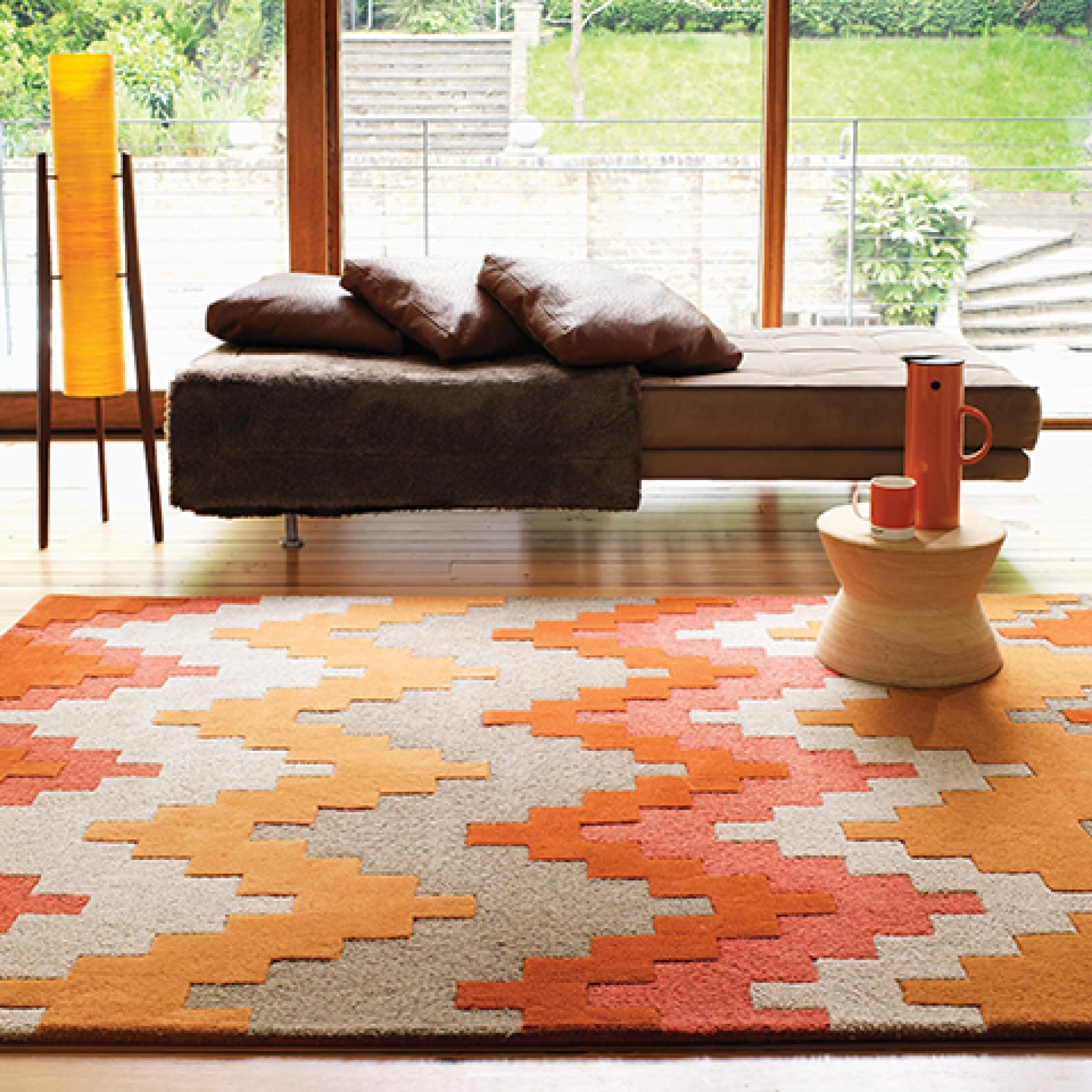 Первое фото слайда