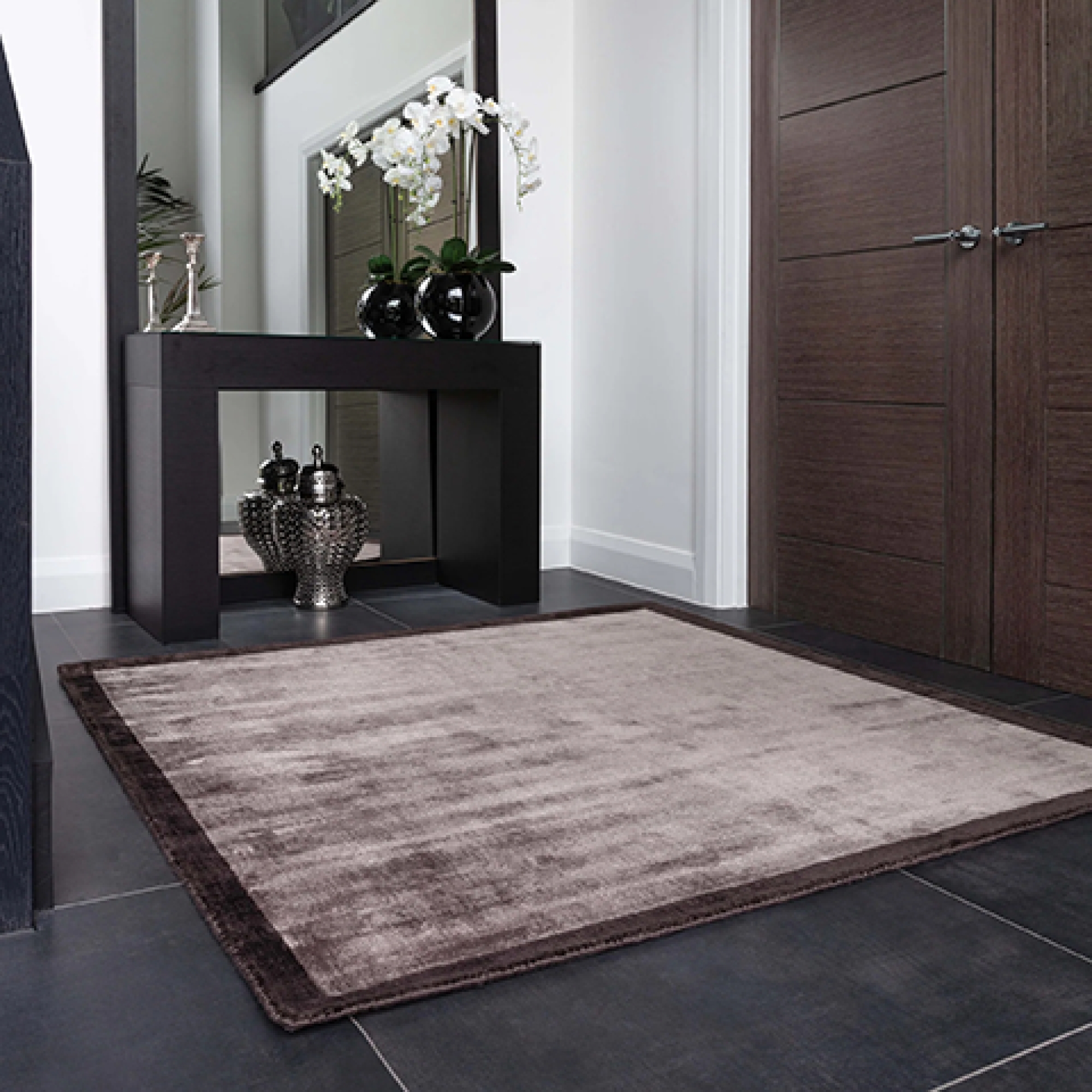 Первое фото слайда