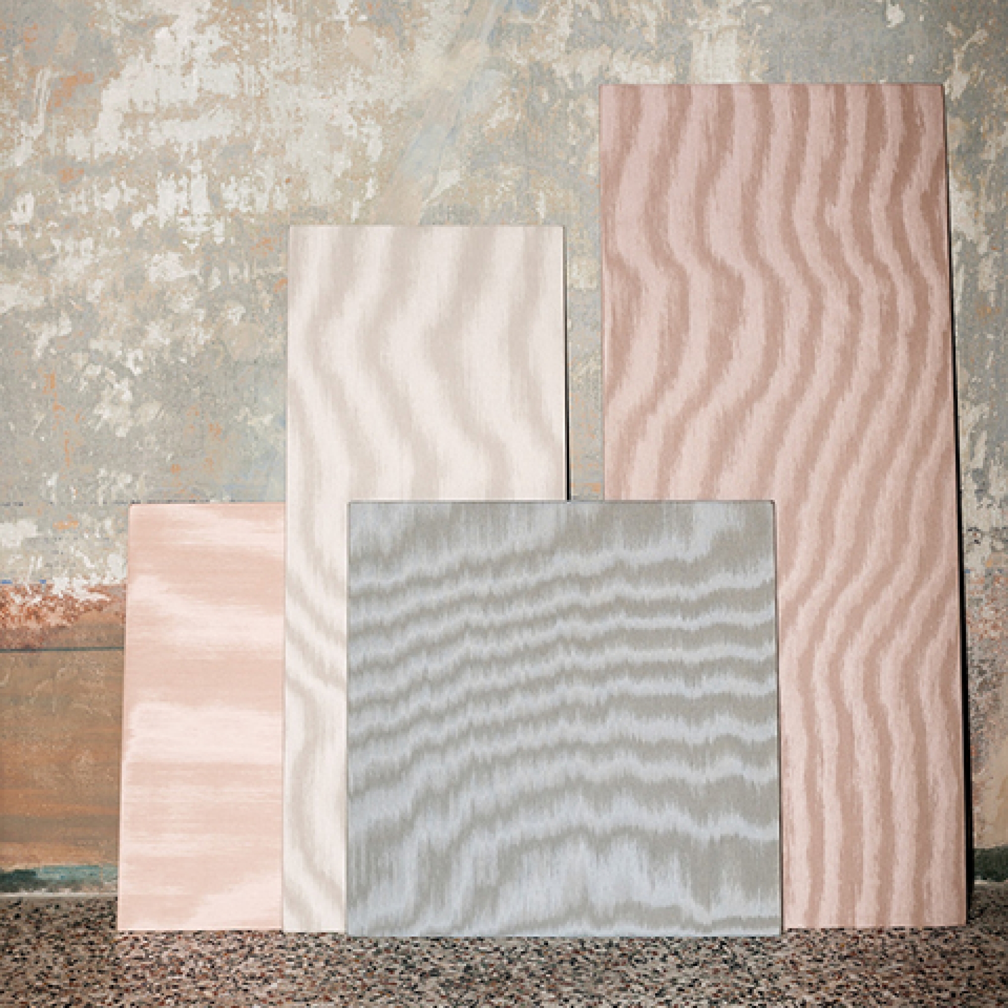 Первое фото слайда