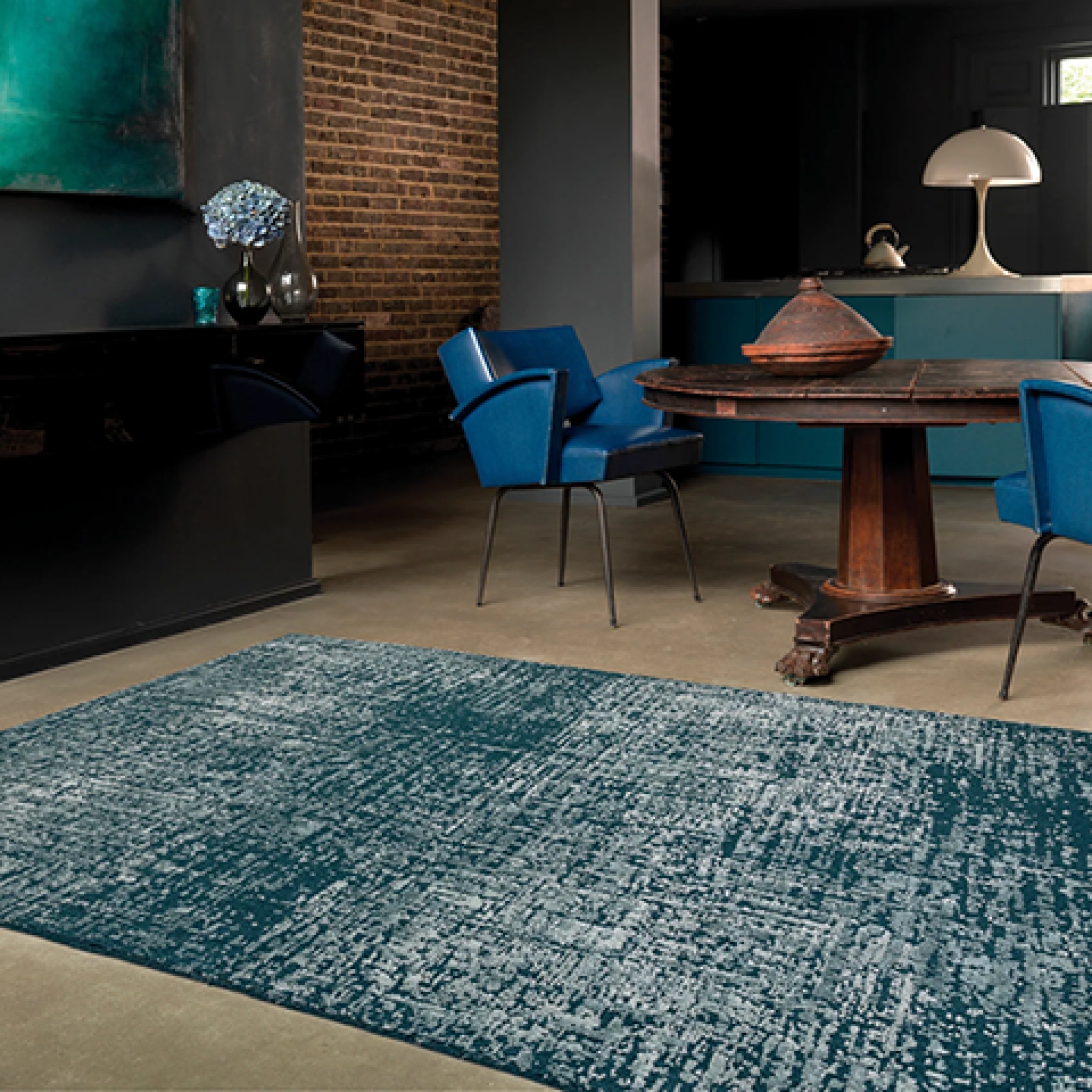 Первое фото слайда