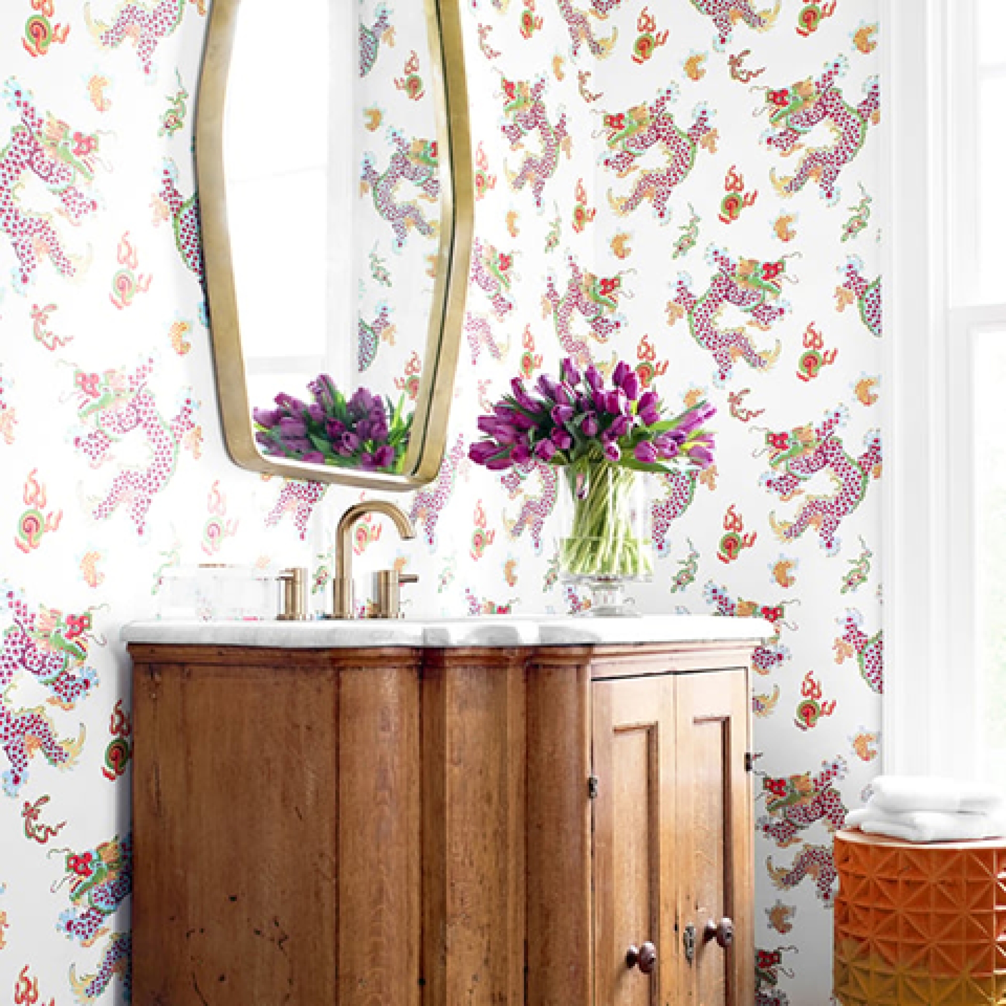 Первое фото слайда