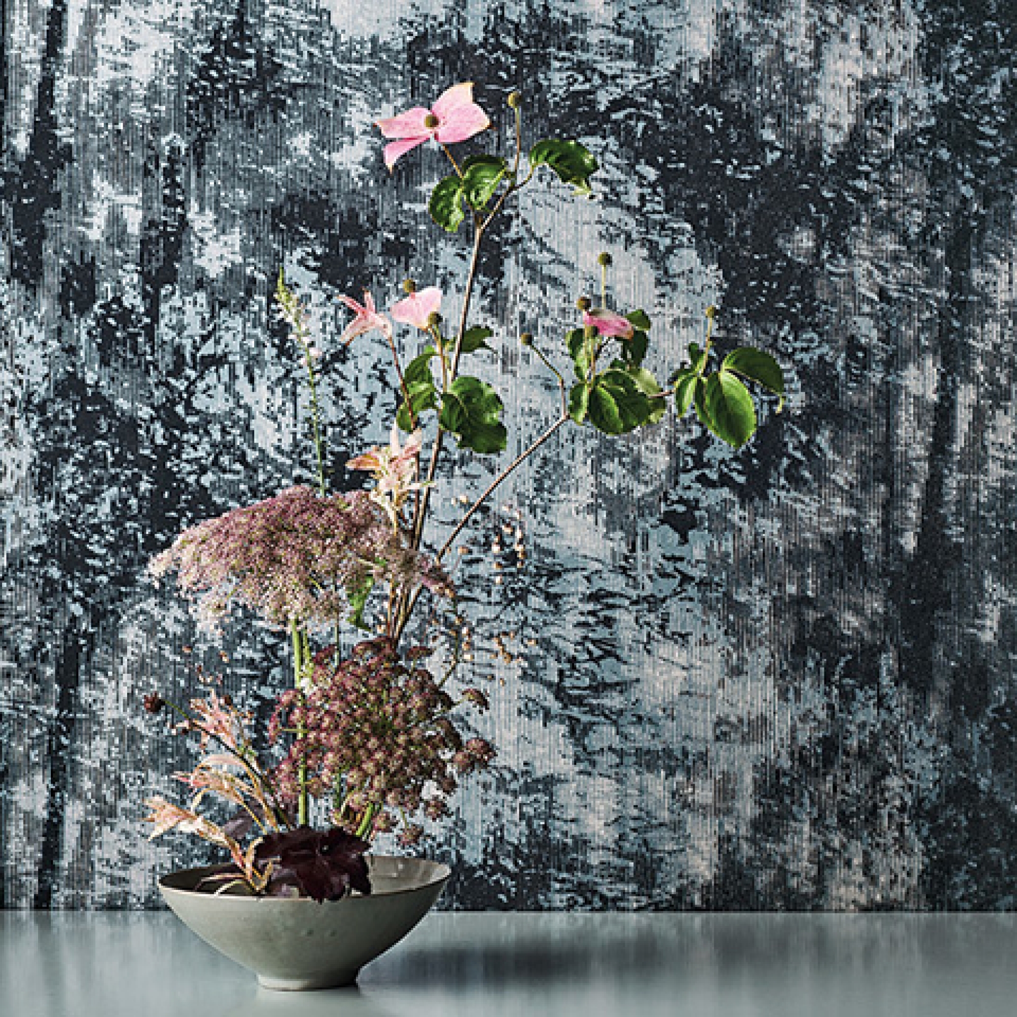 Первое фото слайда