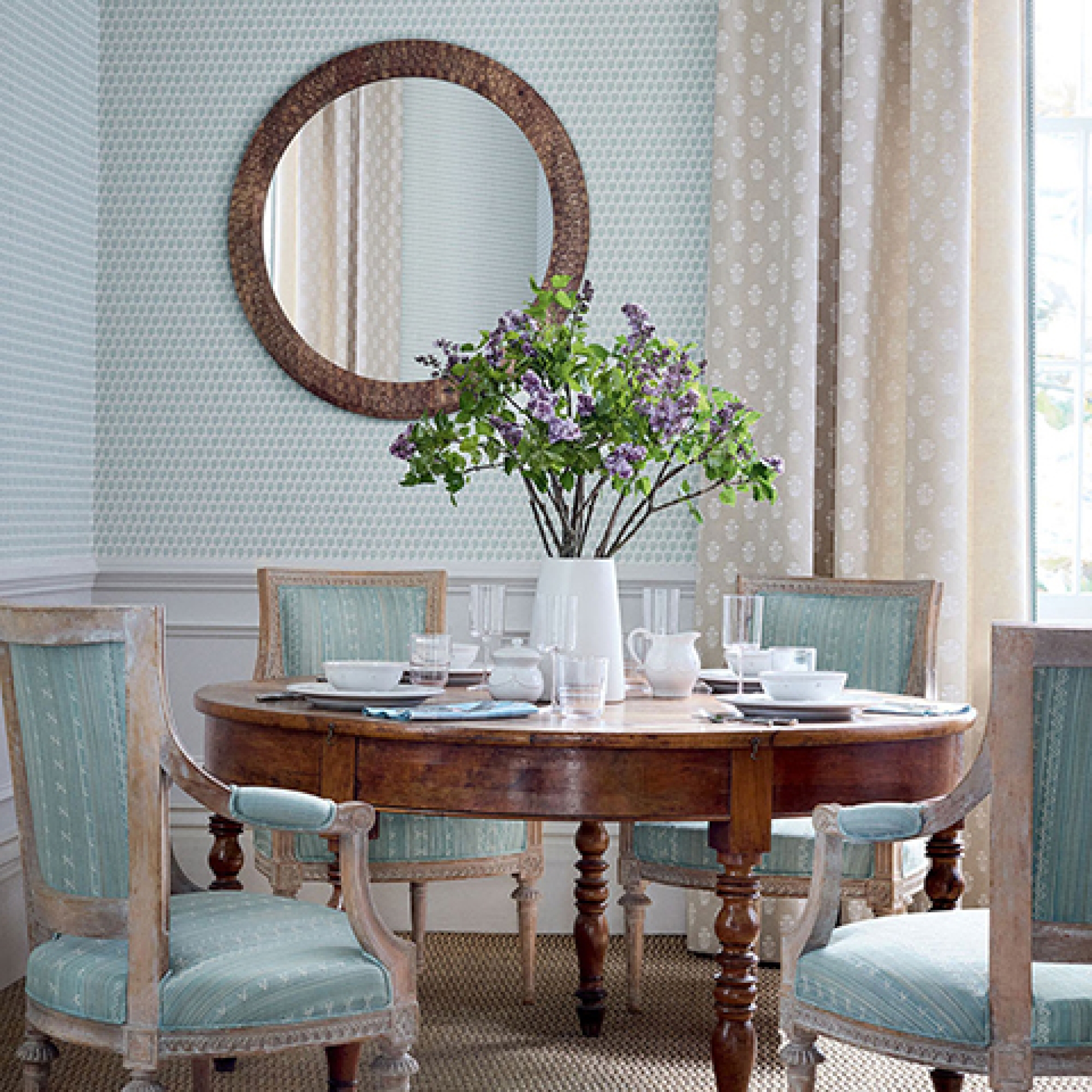 Первое фото слайда