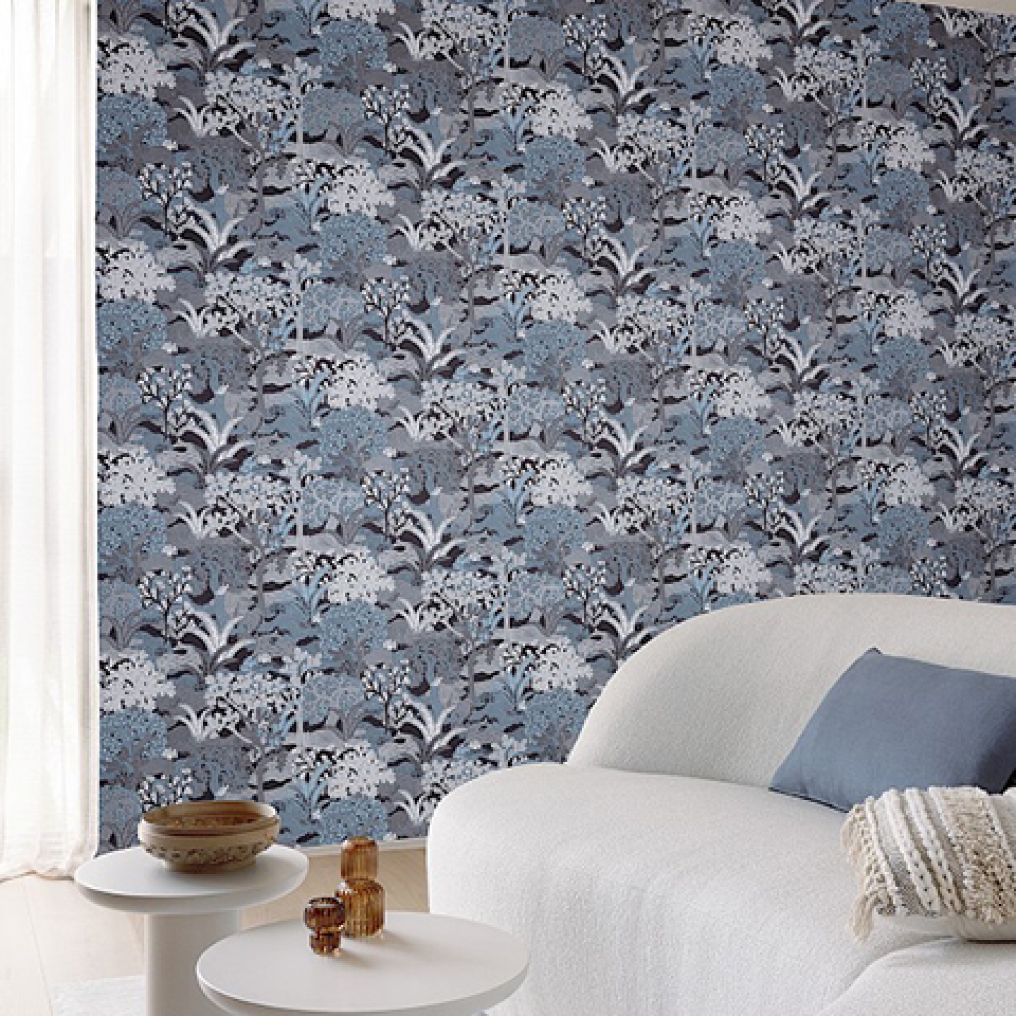 Первое фото слайда