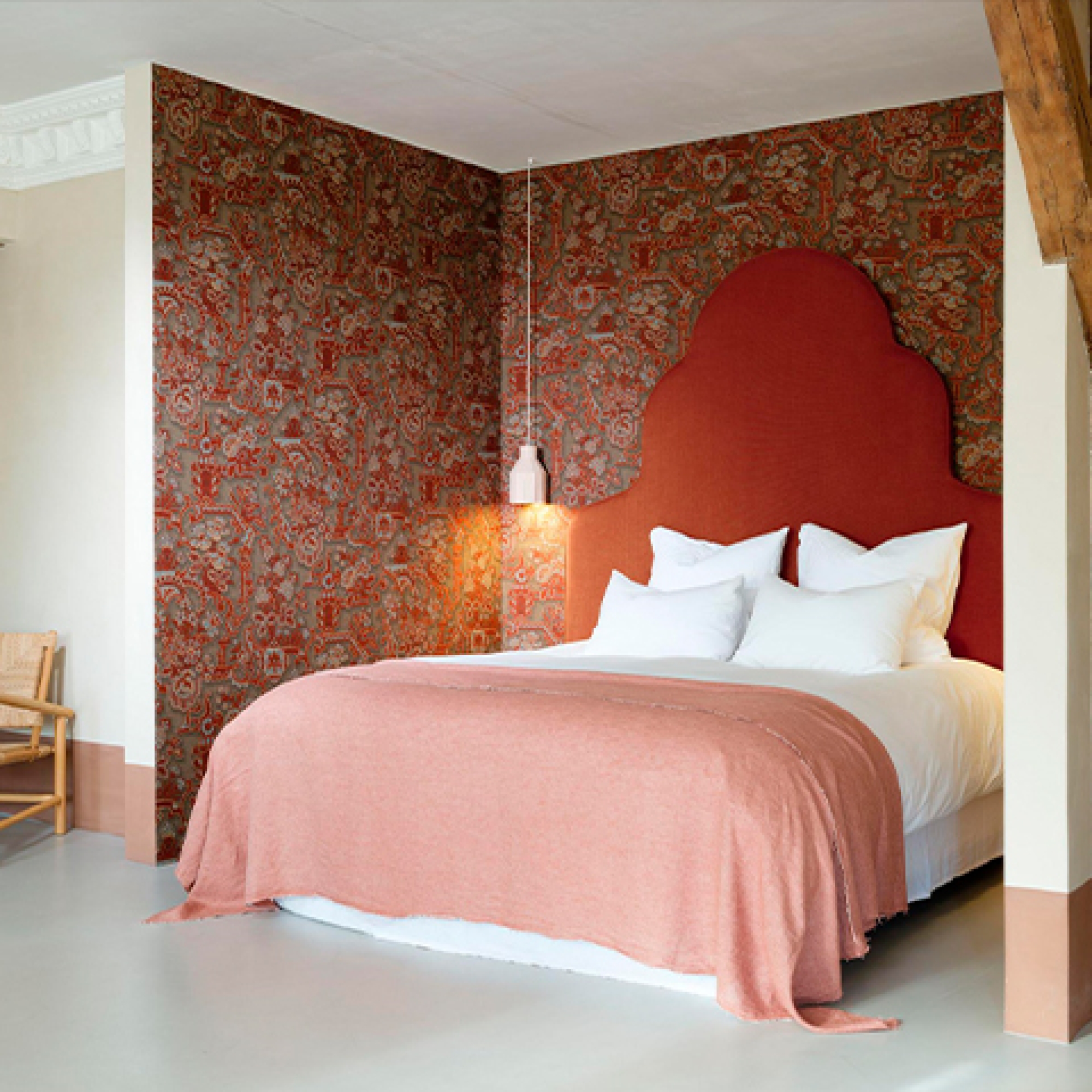 Второе фото слайда