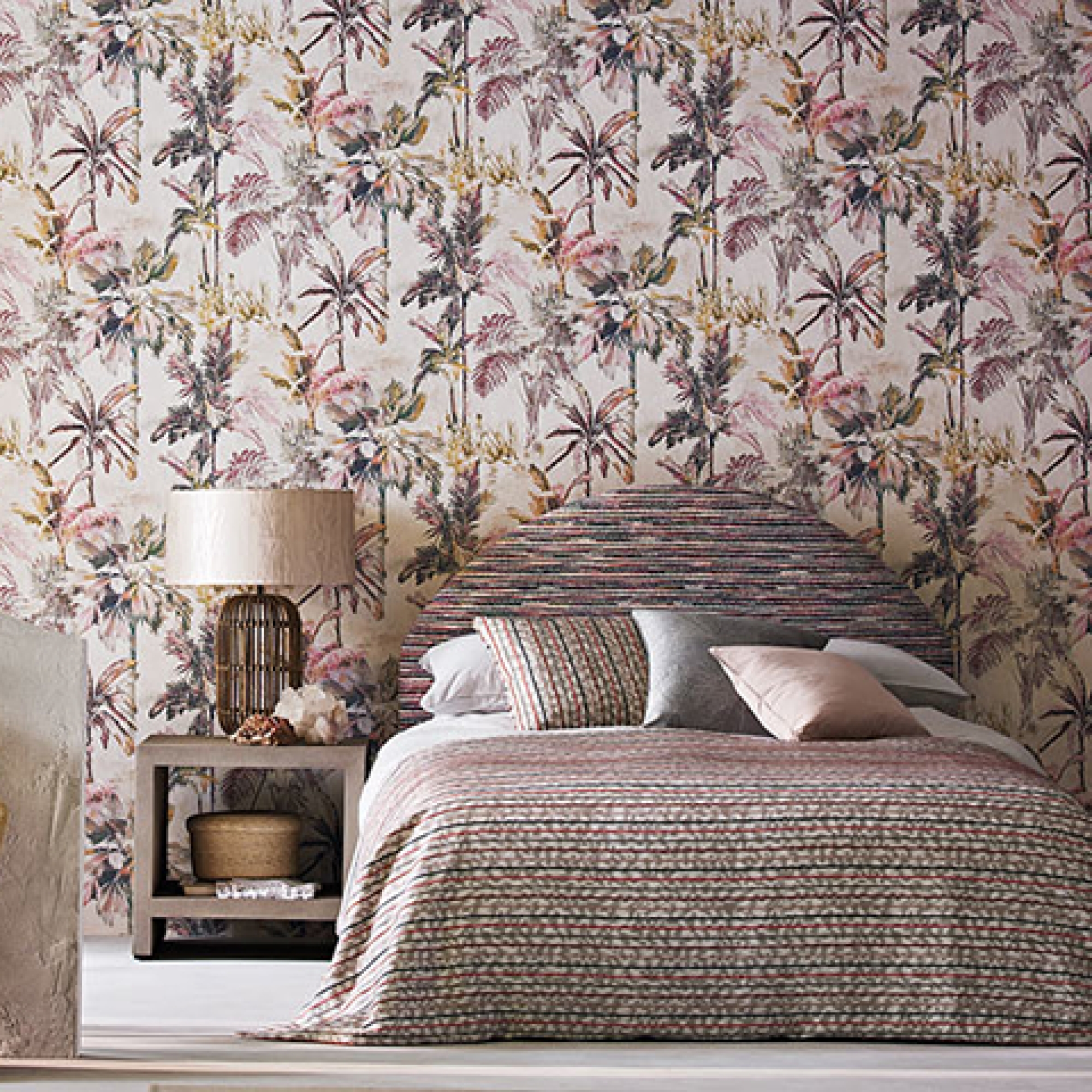 Перше фото слайду