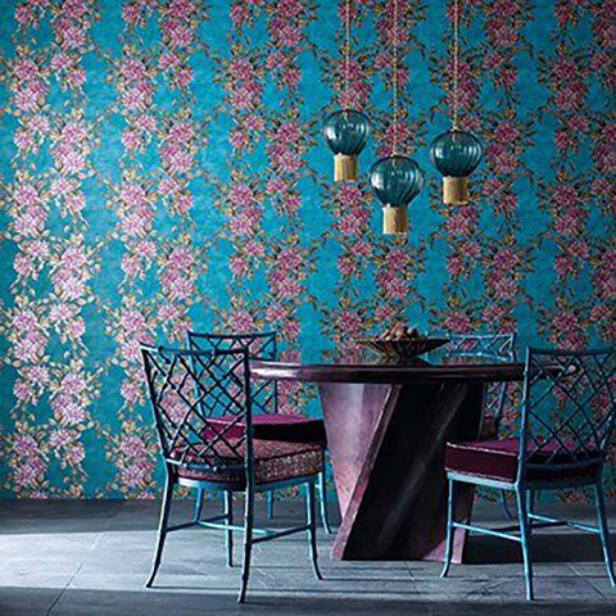 Друге фото слайду