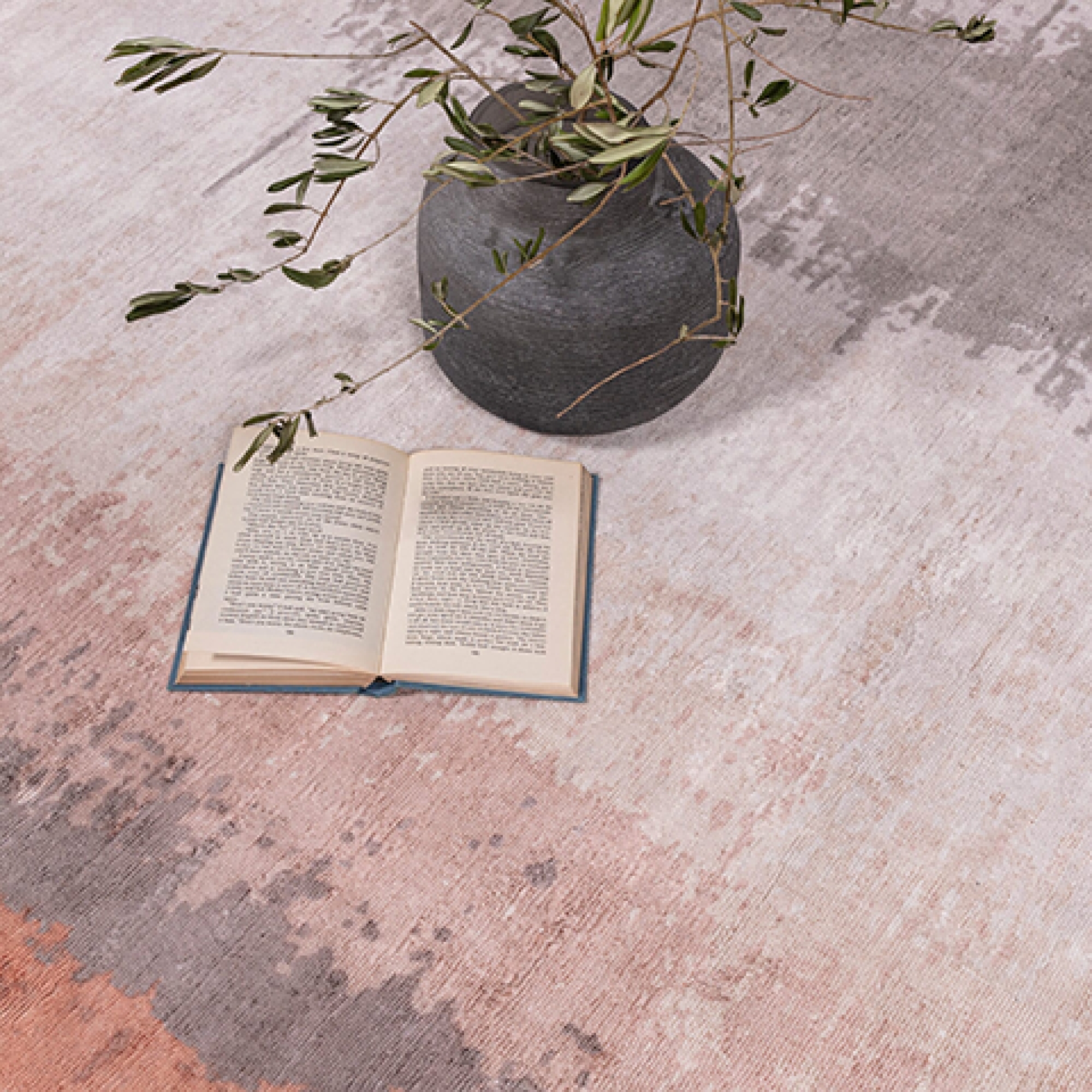 Первое фото слайда