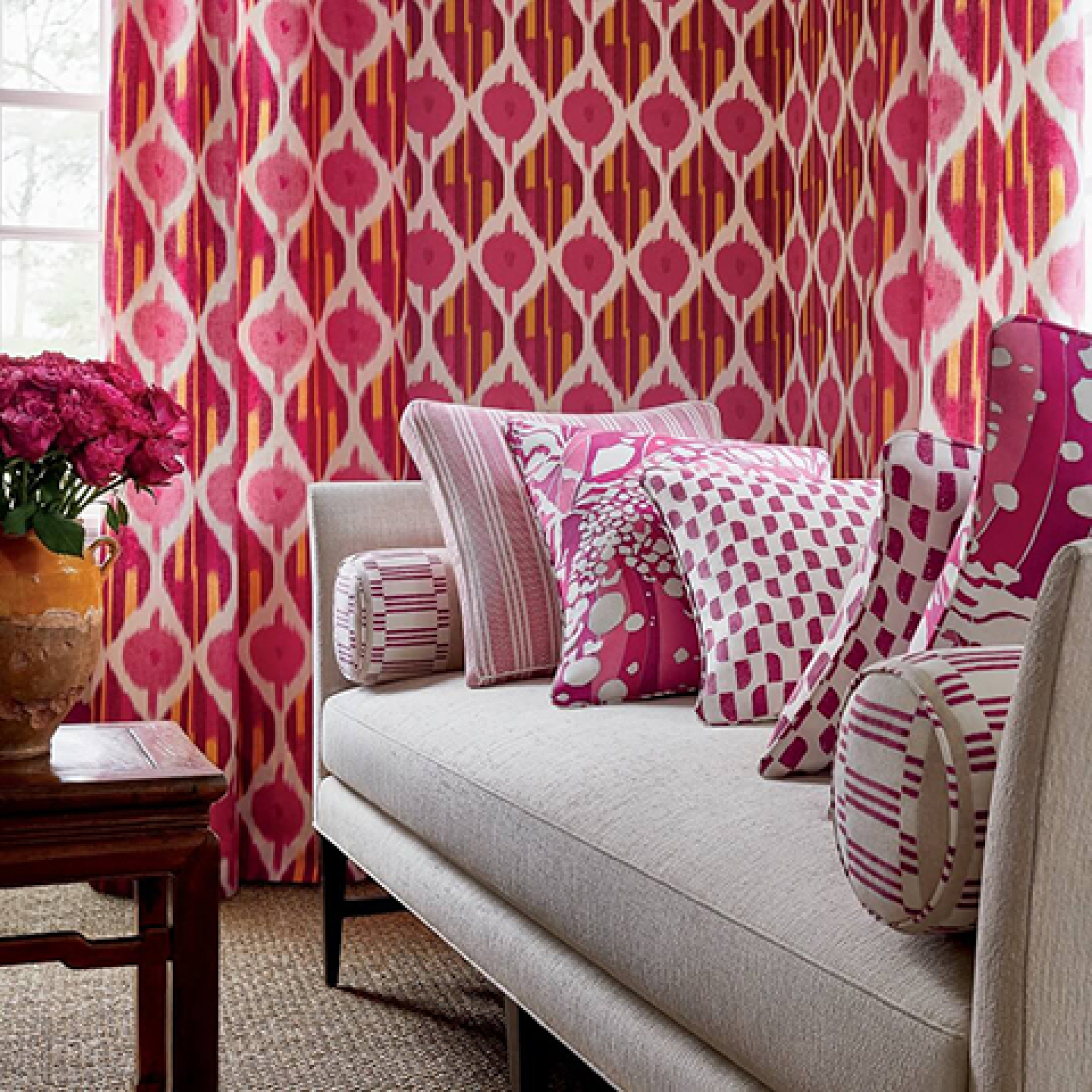 Друге фото слайду