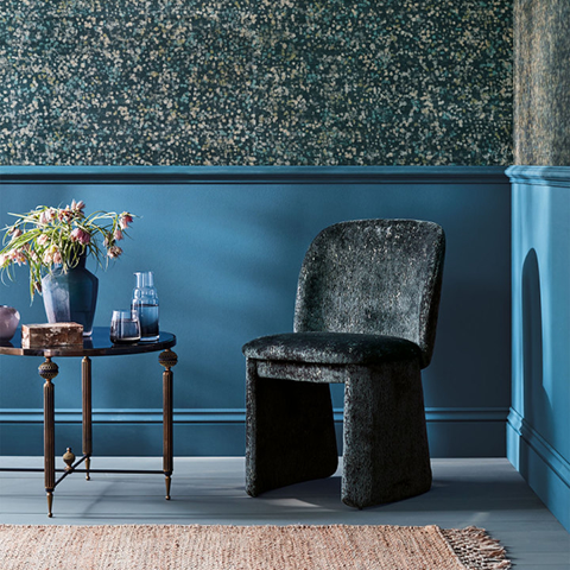 Первое фото слайда