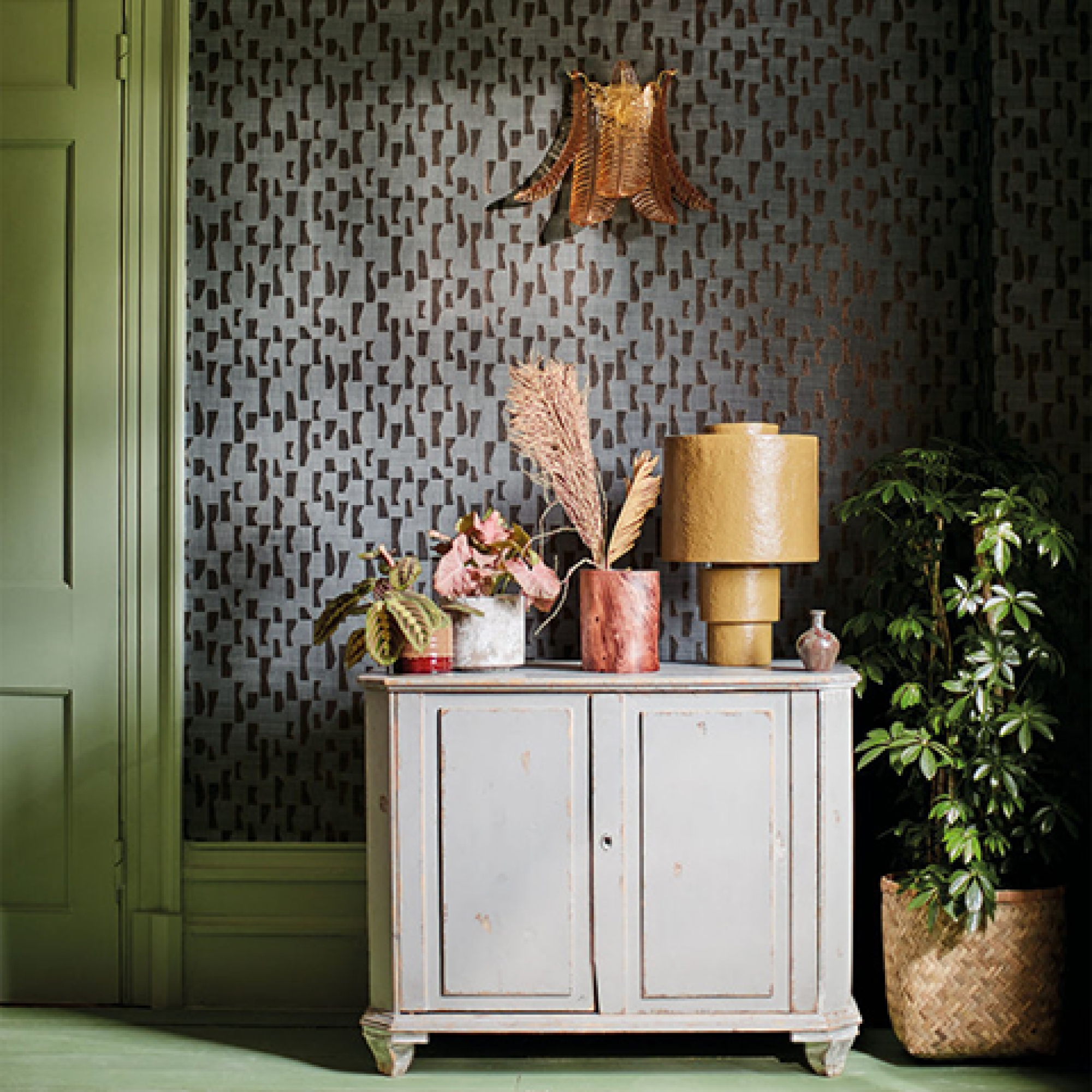 Второе фото слайда