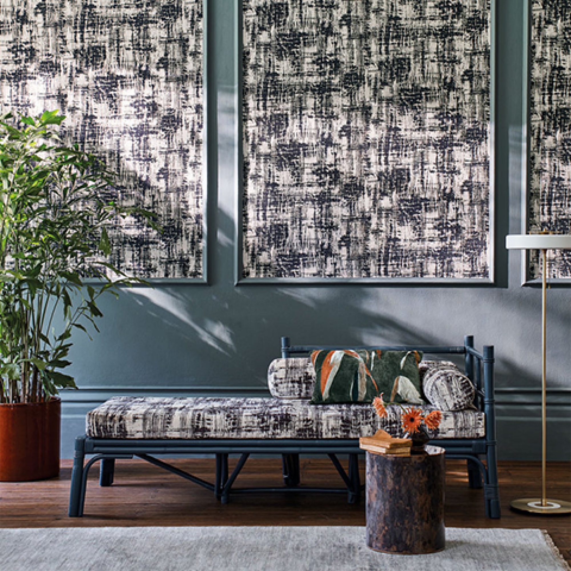 Второе фото слайда